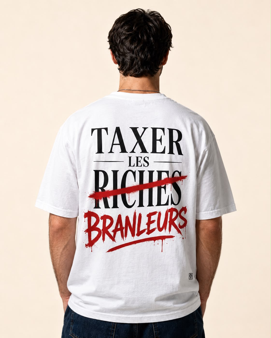 T-shirt Not Legal porté de dos - Taxer les riches rayé, branleurs à la bombe rouge